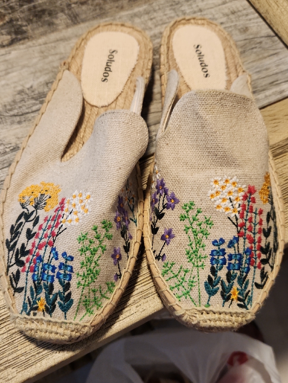 Soludos Natural Canvas Embroidered Floral Espadrille Slides in Multicolor - Picture 1 of 6